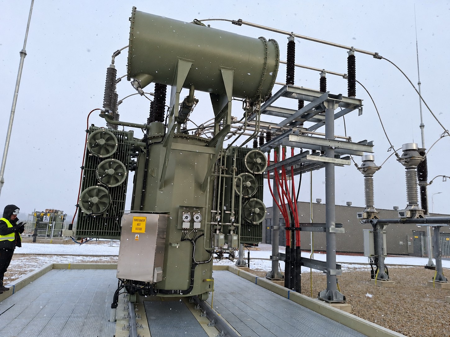 Transformator i infrastruktura stacji elektroenergetycznej